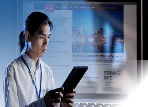 Menganalisis Berita Bisnis Terbaru: Wawasan Utama Bagi Profesional Industri